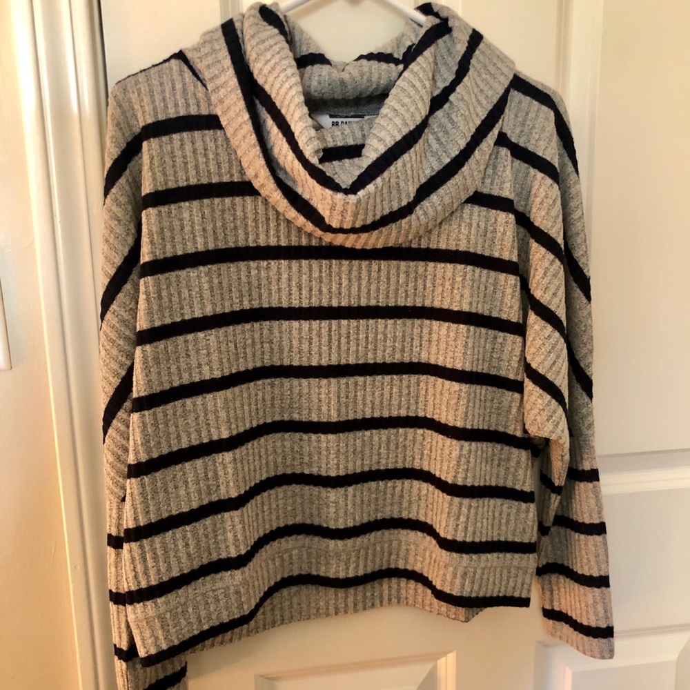 NWT BB Dakota Steve Madden Dolman sleeve top